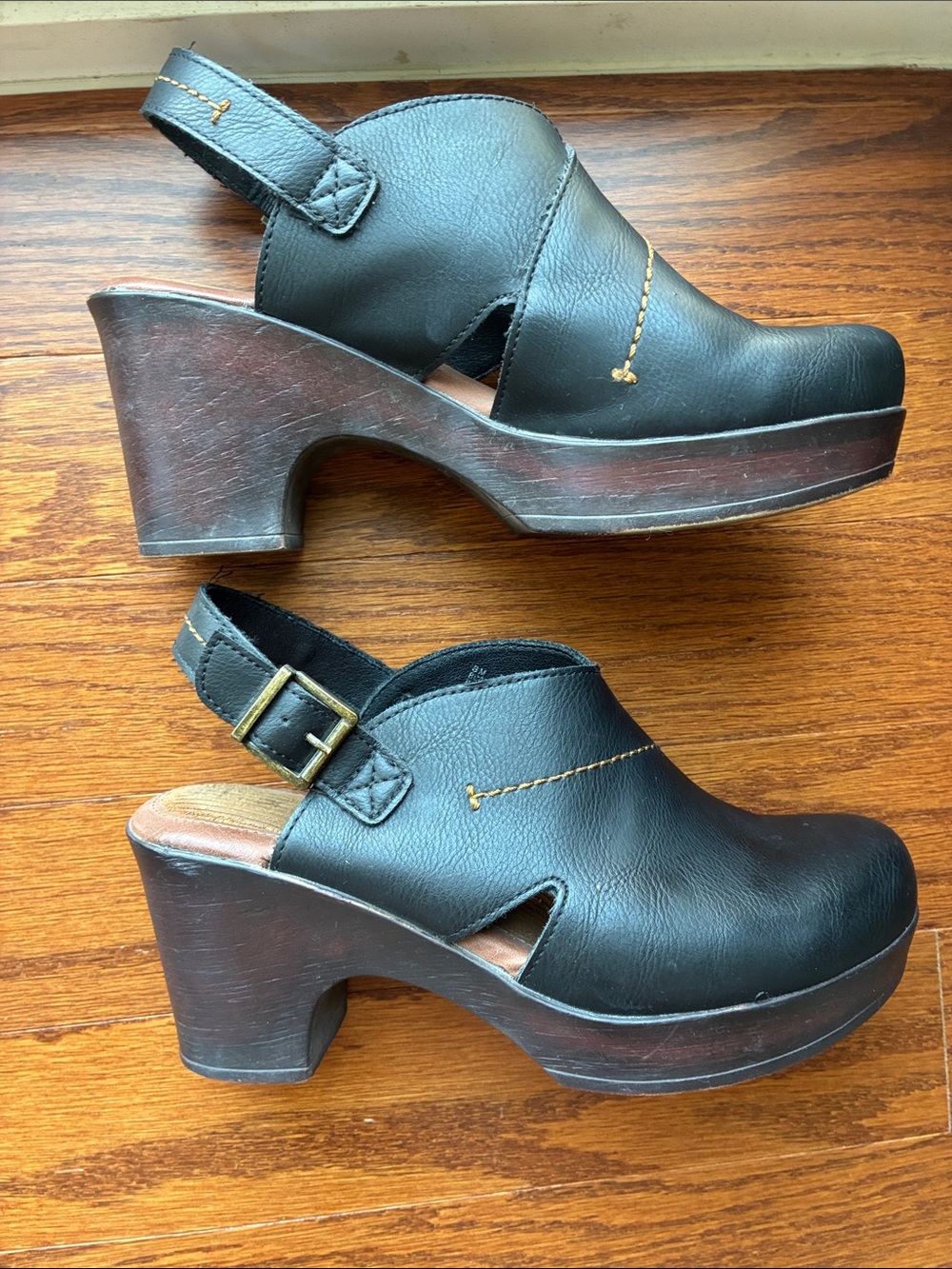BOC Cecilia Black Faux-Leather Slingback Platform Clogs 8 - Picture 5 of 9